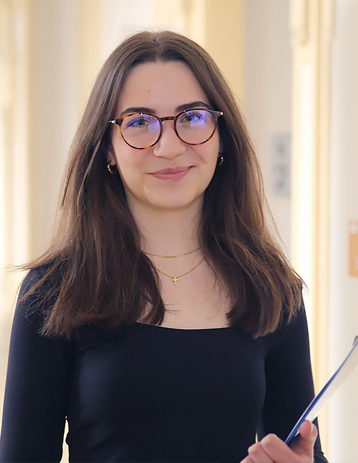 Junge Frau in der Ausbildung