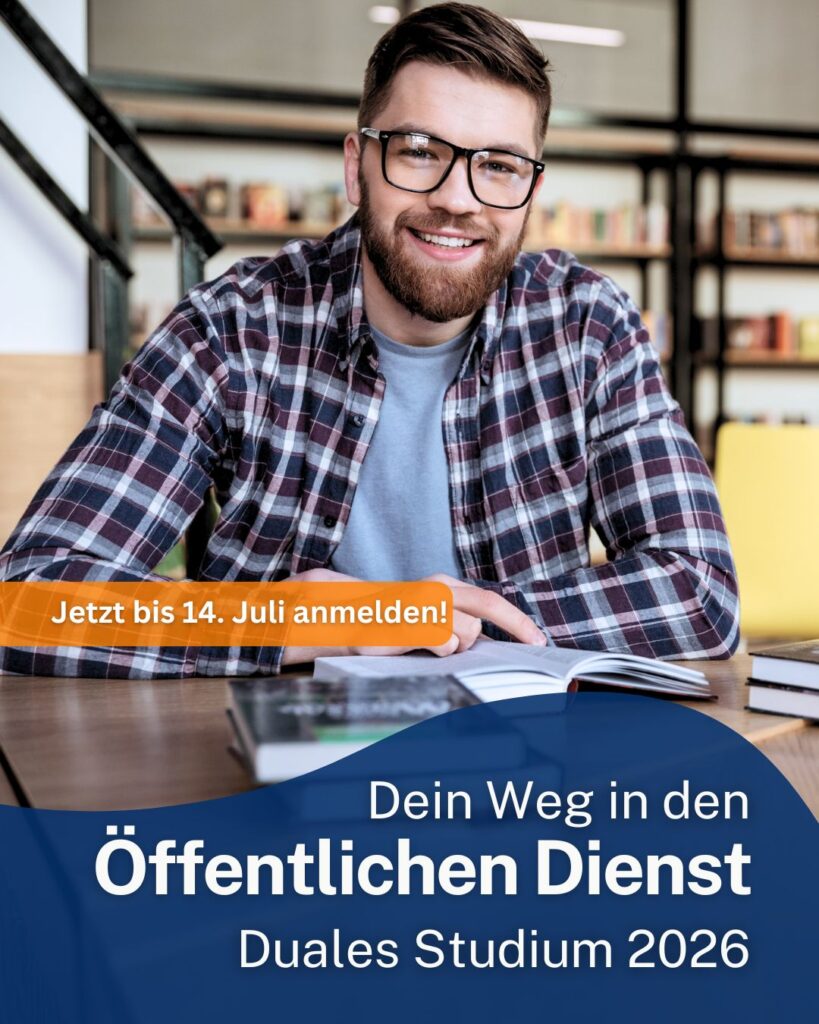 Link öffnet Seite zur Online-Anmeldung Duales Studium (Symbolbild junger Beamter, Quelle: Adobe Stock)